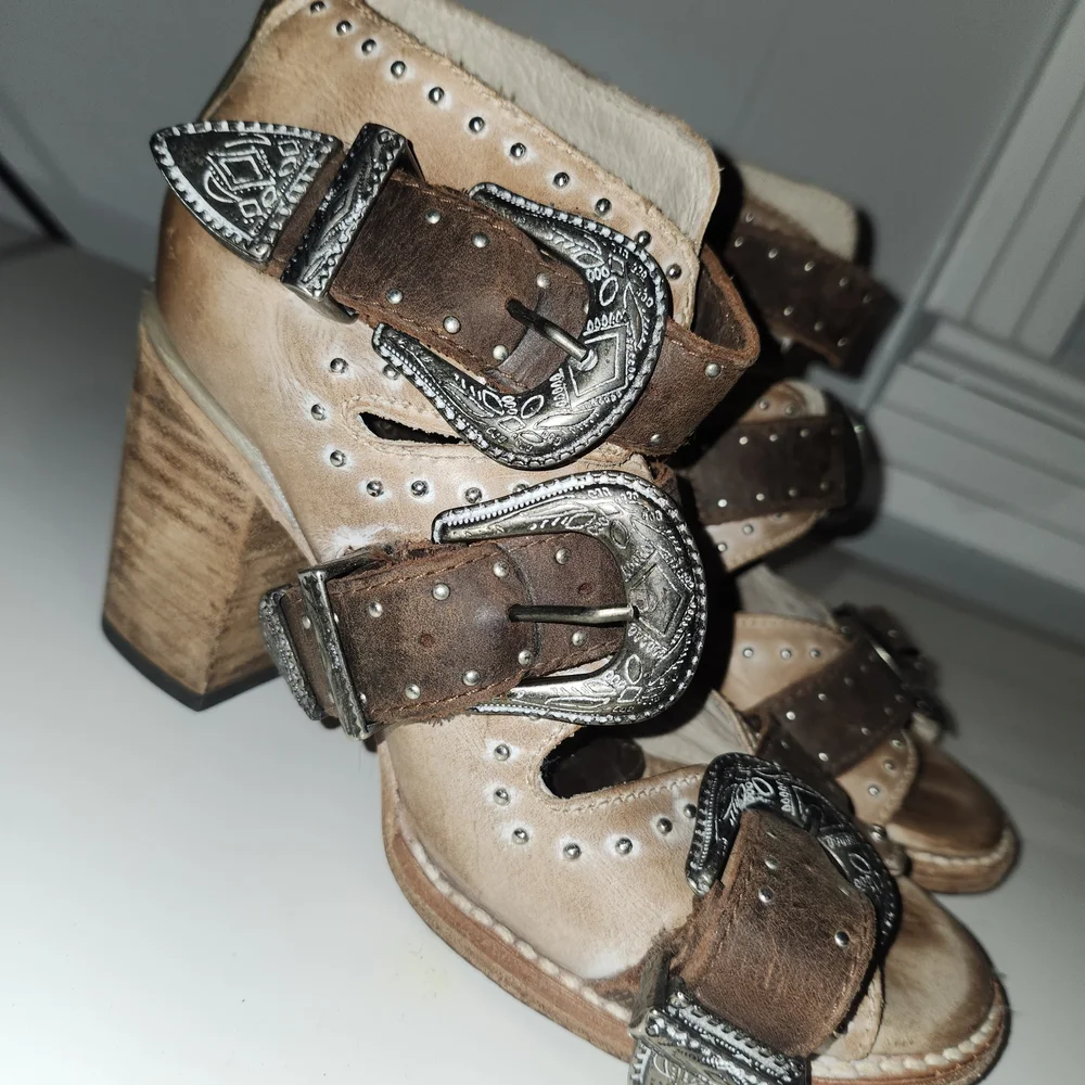 Freebird Violet Leather Heeled Boots - Picture 3 of 4